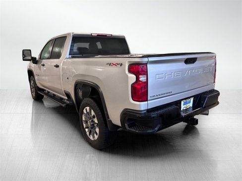 Used 2023 Chevrolet Silverado 2500 Custom w/ Custom Value Package image 7