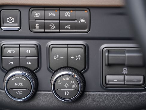 New 2026 Chevrolet Suburban High Country image 17