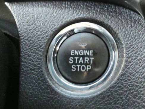 Used 2018 Toyota Sienna Limited image 55