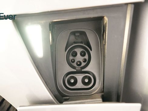 Used 2023 Lucid Air Touring image 10