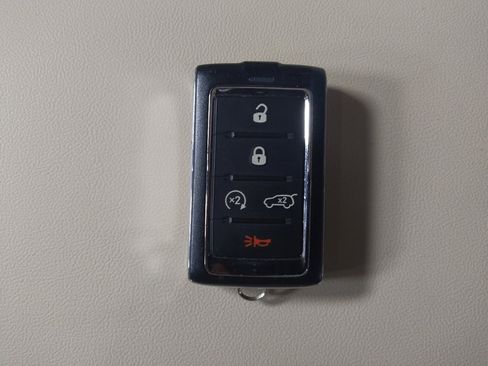 Used 2022 Jeep Grand Cherokee Limited 4xe image 32