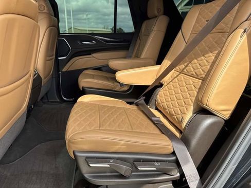 Used 2024 Cadillac Escalade Sport RWD image 16