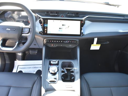 New 2026 Jeep Cherokee Limited AWD/4WD image 18