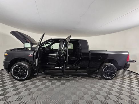 New 2026 RAM 3500 Laramie AWD/4WD image 17