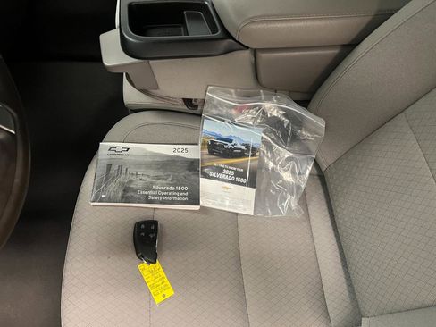 Used 2025 Chevrolet Silverado 1500 LT image 61