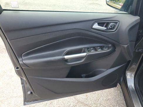 Used 2019 Ford Escape Titanium AWD/4WD image 10