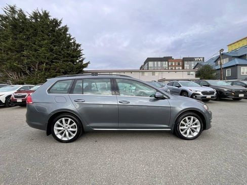 Used 2016 Volkswagen Golf SE w/ Lighting Package image 9