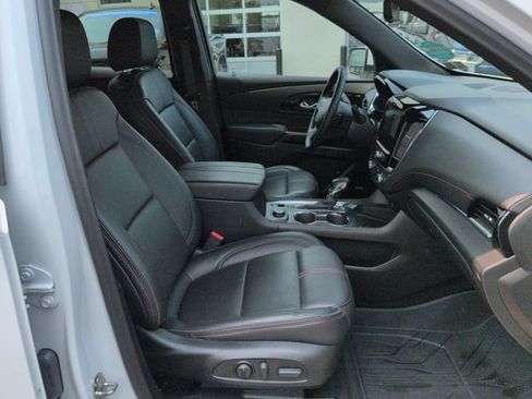 Used 2023 Chevrolet Traverse RS w/ LPO, Floor Liner Package AWD/4WD image 31