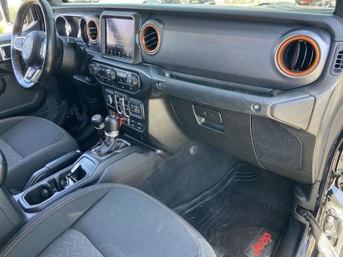 Used 2022 Jeep Gladiator Mojave w/ Cold Weather Group AWD/4WD image 24