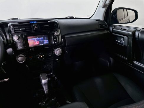 Used 2019 Toyota 4Runner TRD Off-Road Premium AWD/4WD image 22