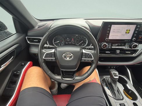 Used 2021 Toyota Highlander XSE AWD/4WD image 20
