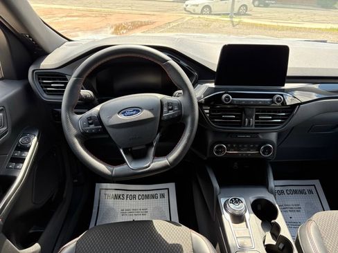 Used 2025 Ford Escape ST-Line Select AWD/4WD image 23