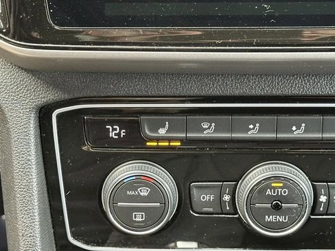 Used 2020 Volkswagen Atlas Cross Sport SEL image 29