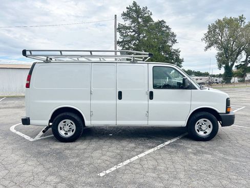 Used 2015 Chevrolet Express 3500 RWD image 4
