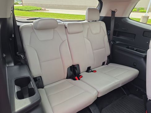 Used 2020 Kia Telluride SX w/ Towing Package AWD/4WD image 10