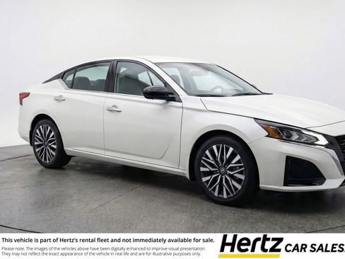 Used 2025 Nissan Altima 2.5 SV FWD image 1