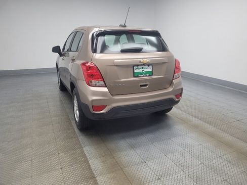 Used 2018 Chevrolet Trax LS AWD/4WD image 5