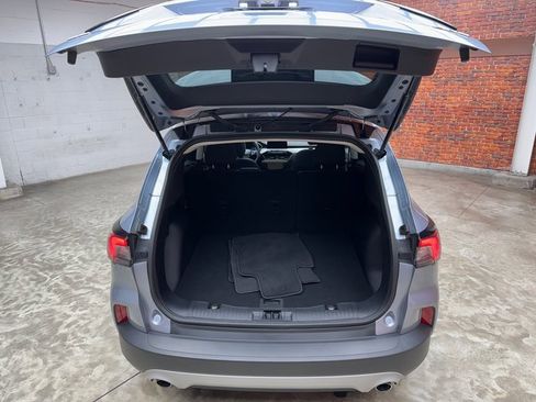 Certified 2022 Ford Escape SE w/ Cold Weather Package image 26