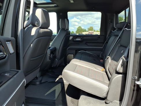 Used 2026 GMC Sierra 2500 AT4X image 15