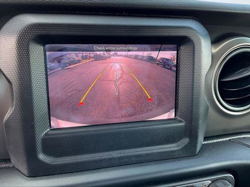 Used 2023 Jeep Wrangler Sport S image 21