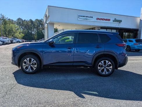 Used 2023 Nissan Rogue SV w/ SV Premium B Package FWD image 7