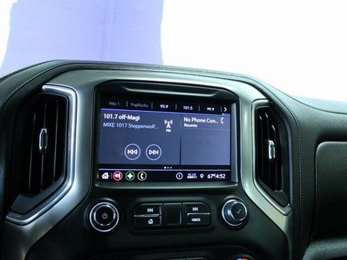 Used 2022 Chevrolet Silverado 1500 LT Trail Boss image 17