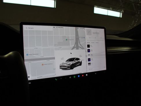 Used 2022 Tesla Model S AWD/4WD image 32