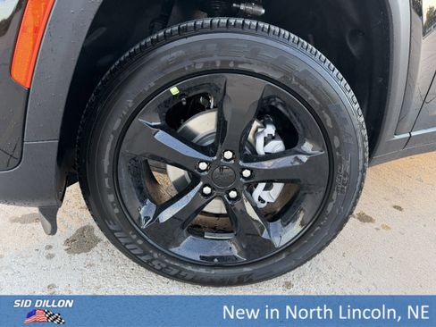 New 2025 Jeep Grand Cherokee Altitude image 5