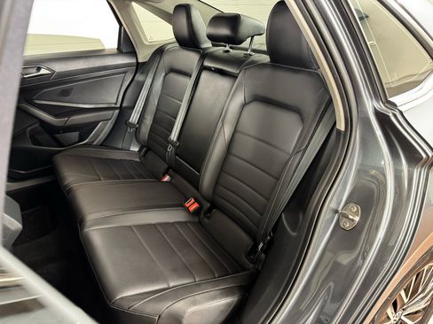 Used 2021 Volkswagen Jetta SE image 27