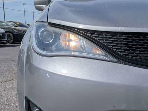 Used 2019 Chrysler Pacifica Touring Plus w/ S Appearance Package image 10