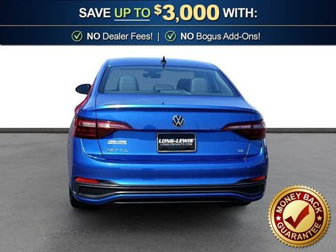 Used 2024 Volkswagen Jetta SE w/ Panoramic Sunroof Package FWD image 5