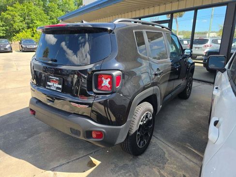 Used 2023 Jeep Renegade Trailhawk AWD/4WD image 5