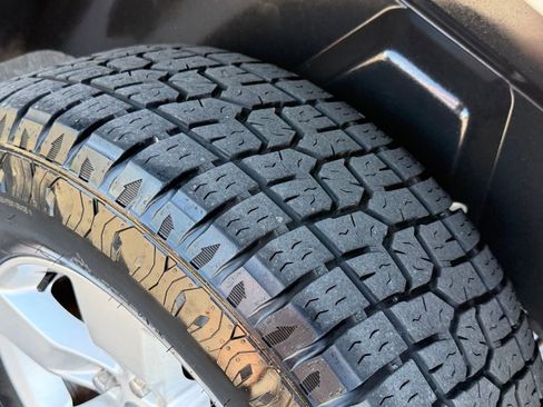 Used 2022 RAM 1500 Classic SLT RWD image 41