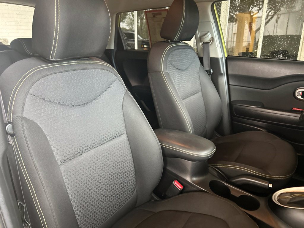 Used 2014 Kia Soul + FWD image 19