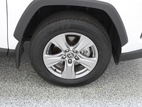 Used 2025 Toyota RAV4 XLE w/ Convenience Package FWD image 5