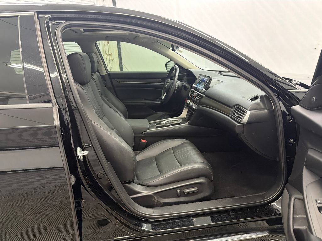 Used 2022 Honda Accord Touring image 15