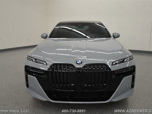 Used 2024 BMW 740i w/ M Sport Professional Package image 5