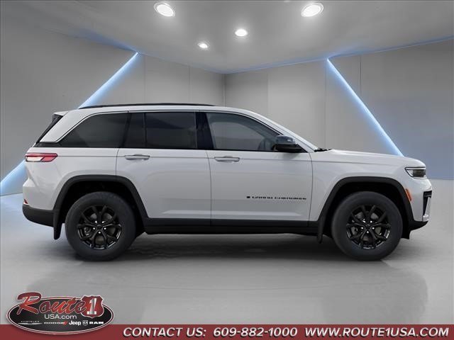 New 2026 Jeep Grand Cherokee Altitude AWD/4WD image 22