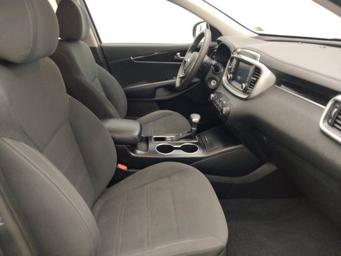Used 2020 Kia Sorento FWD V6 image 21