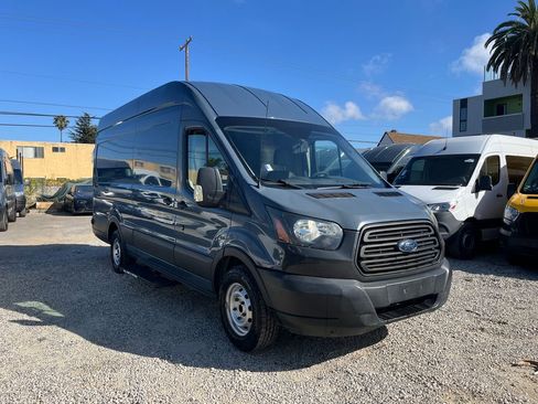 Used 2019 Ford Transit 250 148 High Roof Extended RWD image 3