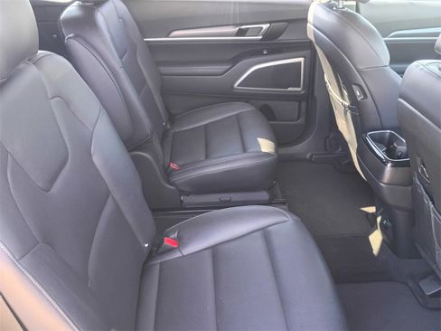Used 2022 Kia Telluride S image 17