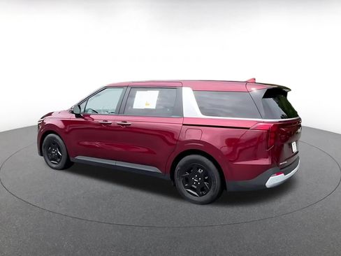 Used 2026 Kia Carnival FWD image 9