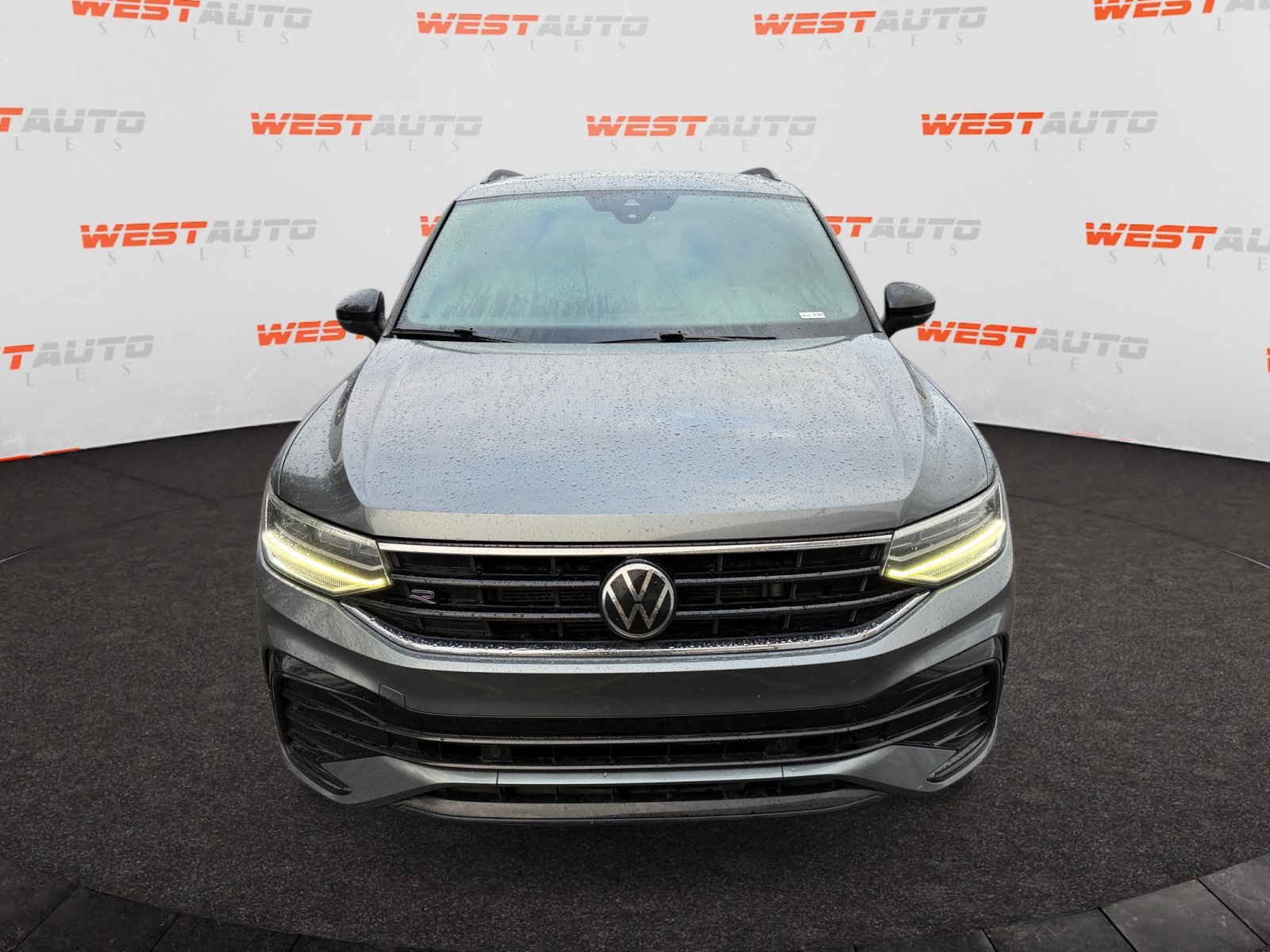 Used 2023 Volkswagen Tiguan SE R-Line AWD/4WD image 8