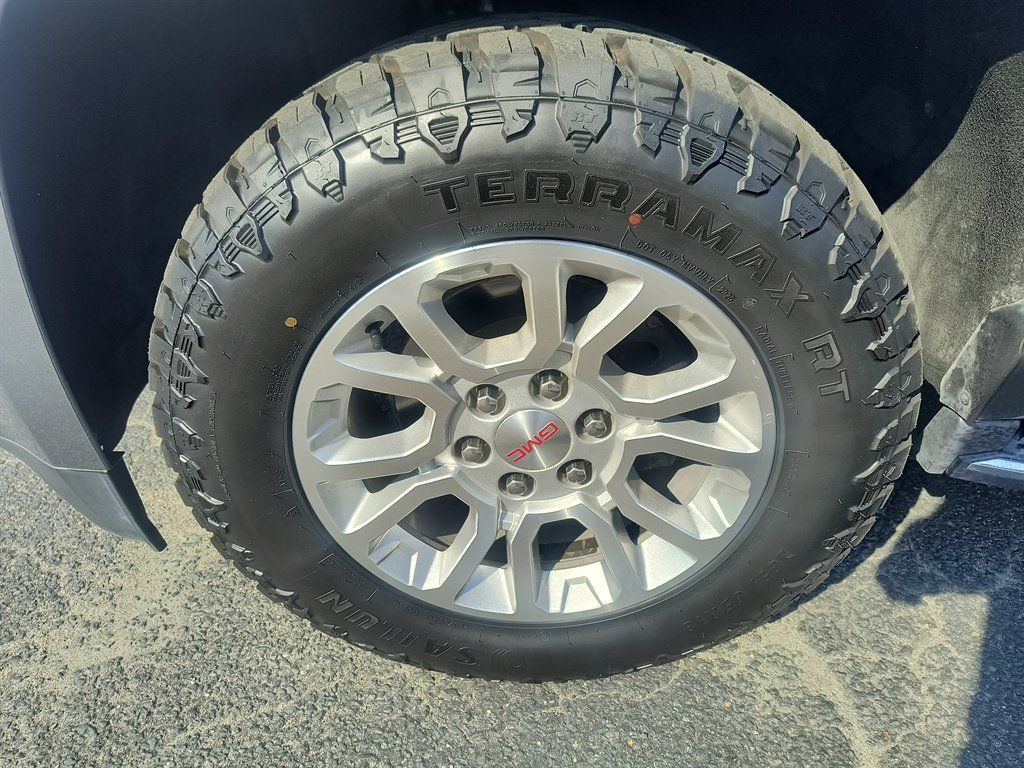 Used 2020 GMC Yukon SLT AWD/4WD image 9