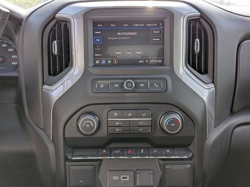 Used 2022 Chevrolet Silverado 1500 Custom image 24