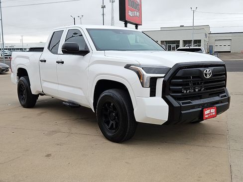Used 2025 Toyota Tundra SR w/ SR Tow Package AWD/4WD image 4