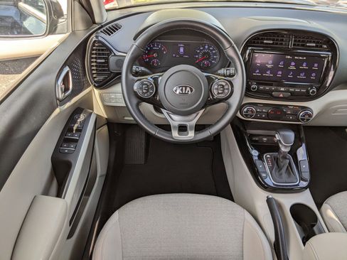 Used 2020 Kia Soul EX image 23