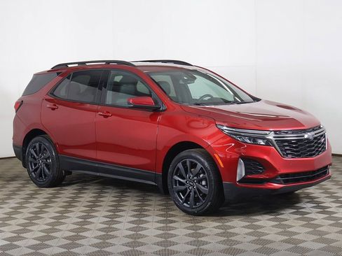 Used 2023 Chevrolet Equinox RS image 2
