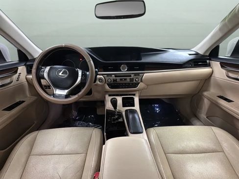 Used 2015 Lexus ES 350 w/ Luxury Package FWD image 9
