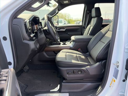 New 2026 Chevrolet Silverado 3500 High Country w/ High Country Premium Package AWD/4WD image 15